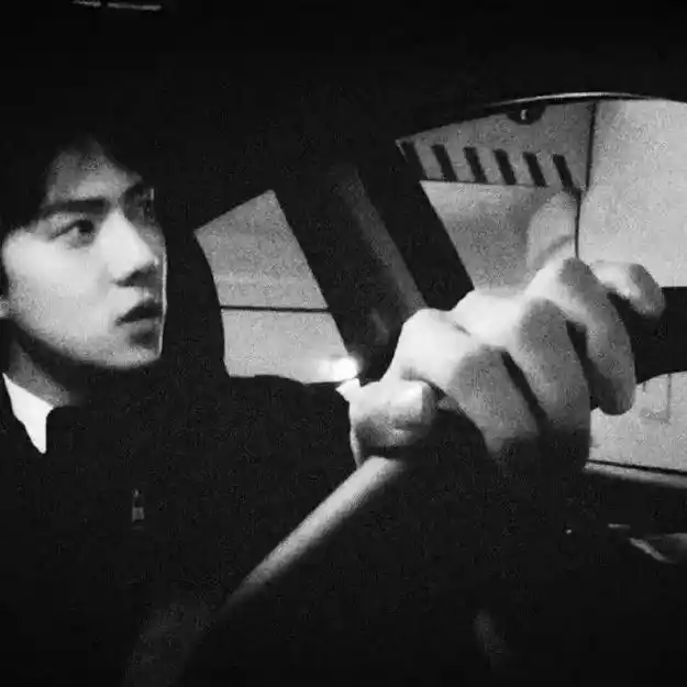 实训哥的氛围感头像#吴世勋 #韩娱 #idol #exo # - 抖音