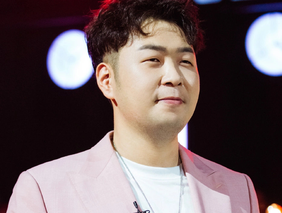 原创杜海涛主持《乘风破浪》,唱rap赞美姐姐们,轮到吴昕画风就变了