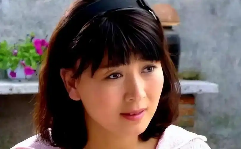 一级演员闫学晶:不顾家人反对嫁大10岁富商,今婚姻状况怎样