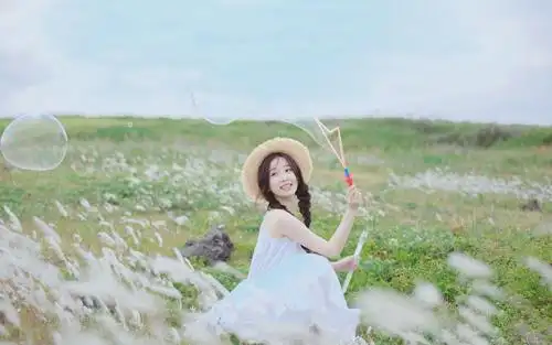 虞书欣甜美阳光小清新户外写真_明星电脑壁纸-壁纸族