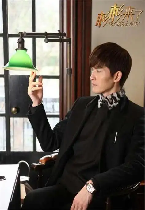 得知这部剧的编剧是张翰之后,其实还是有些期待的,毕竟他当年的《杉杉