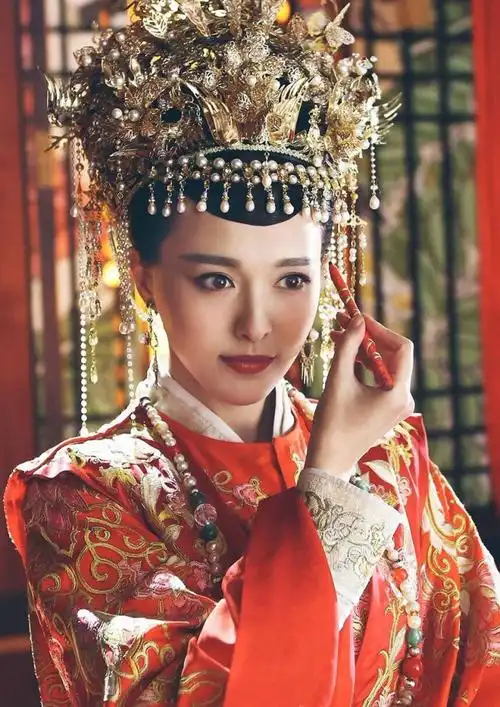 原创古装剧里的皇后造型大盘点谁最美艳最霸气呢