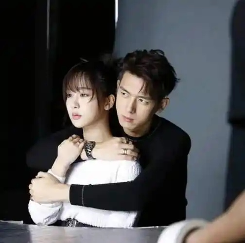 杨紫连续五年为李现庆生,诠释娱乐圈的深厚友谊_祝福_生日_张一山