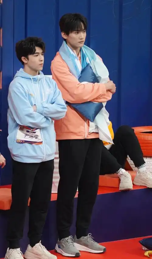 分享一张尹浩宇和周柯宇生图