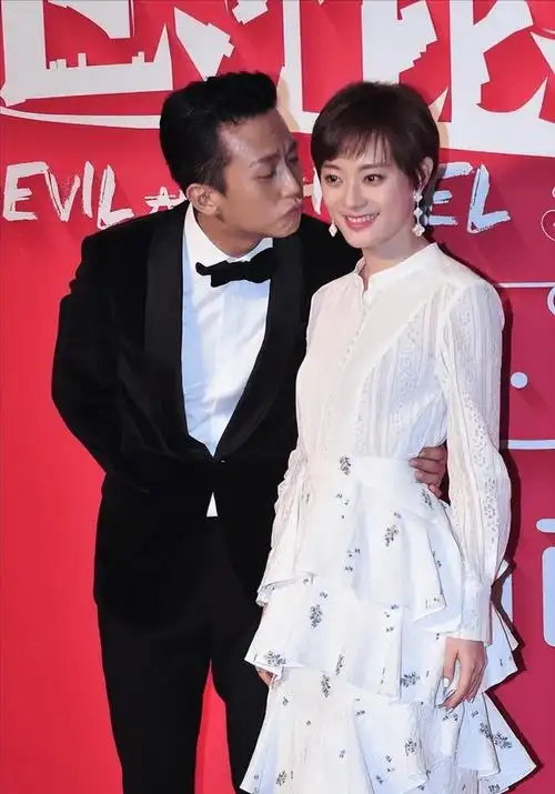 邓超说孙俪真过分偷喝可乐暴露家庭地位