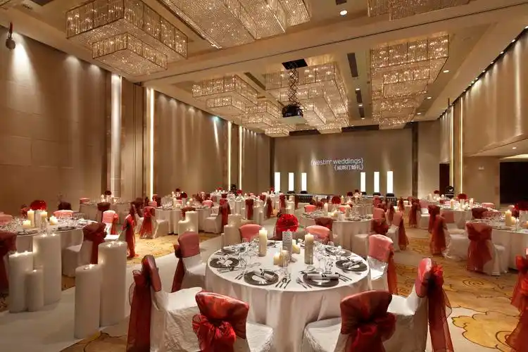 去酒店看婚礼场地有哪些因素是需要重点考量的