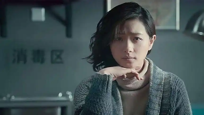 与天王刘德华对戏搭档肖央万茜出演人潮汹涌女主引人期待