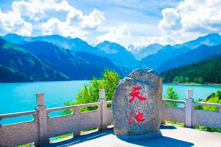 【新疆景点图片】天山天池风景区