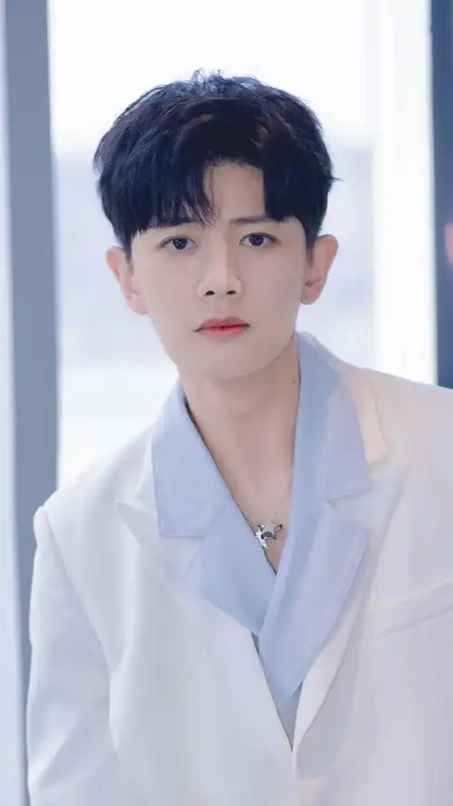 任嘉伦2021嘉速前进