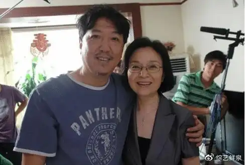 62岁刘莉莉丈夫原来是他,看清正脸后,难怪结婚多年恩爱零绯闻