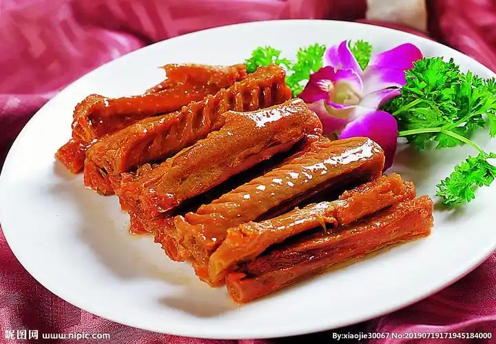 卤水鸭翅图片