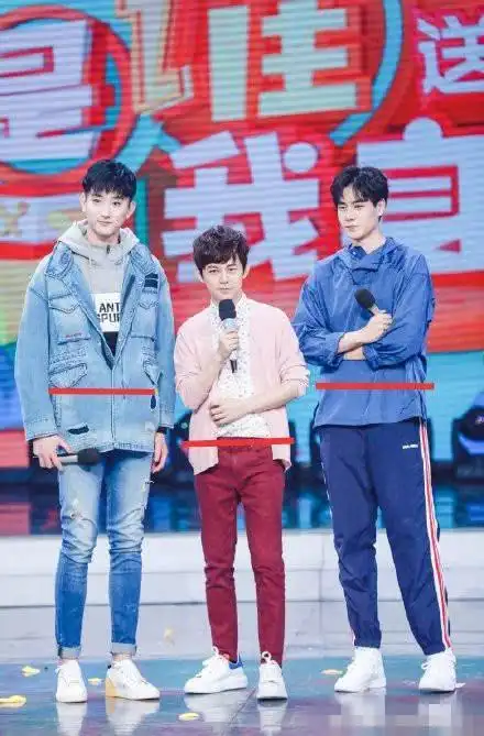 这也不是何炅第一次拿自己的身高来玩梗了,真是屡玩不爽,网友们也只能