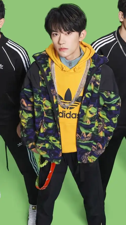 易烊千玺 adidasoriginals品牌代言人