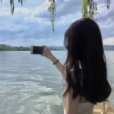 长发背影女神头像