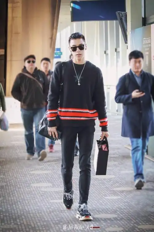 王子异,你怎么可以这样,你得赔我青春损失费!