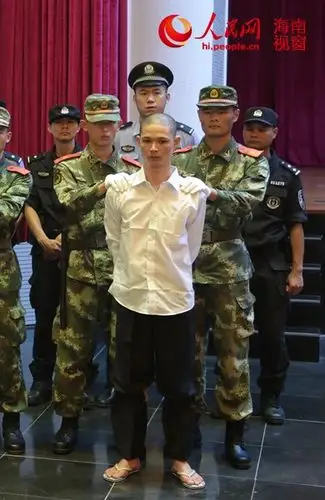 贩卖,运输毒品罪犯梁鸿泉,胡绵绵等一批犯罪分子公开宣判并执行死刑