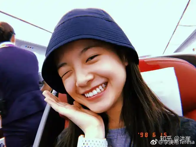 如何看待李庚希的长相