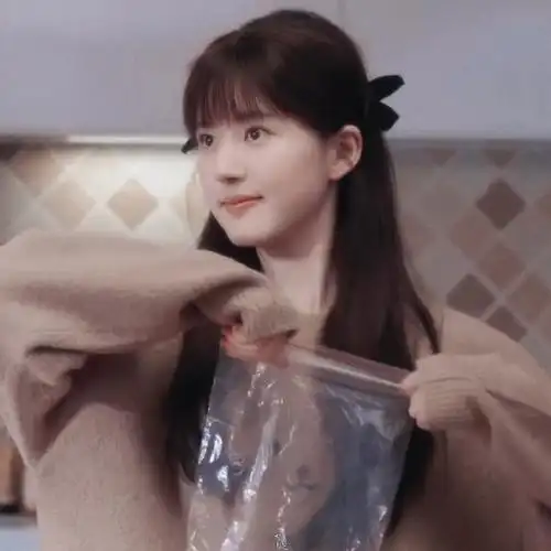 75 赵露思|桑稚今日份头像虽迟但到[宇航员](评论里还有)@赵露思的