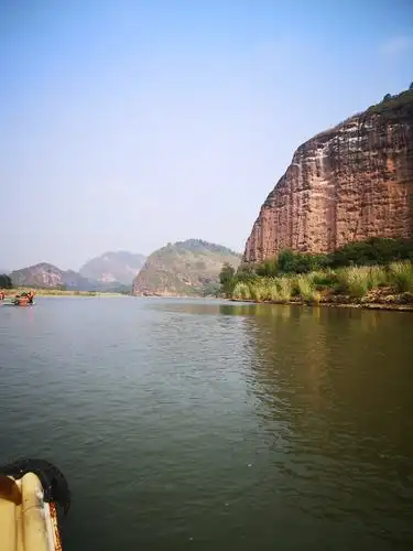 泸溪河成为龙虎山"三绝"之一.