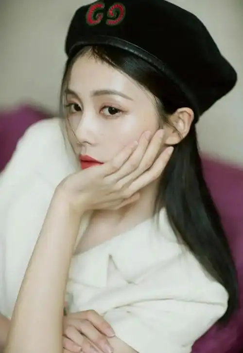 白鹿,原名白梦妍,1994年9月23日生于江苏省常州市,中国内地女演员