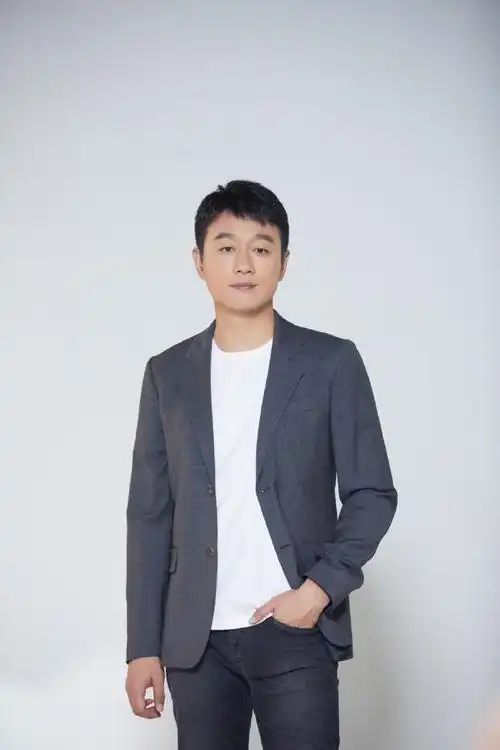 "牵手大师"@佟大为发力啦～猜一猜这次能牵手几对?