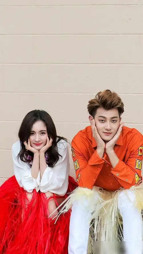 谈判官黄子韬杨幂美图分享虽是姐弟恋但感觉好般配