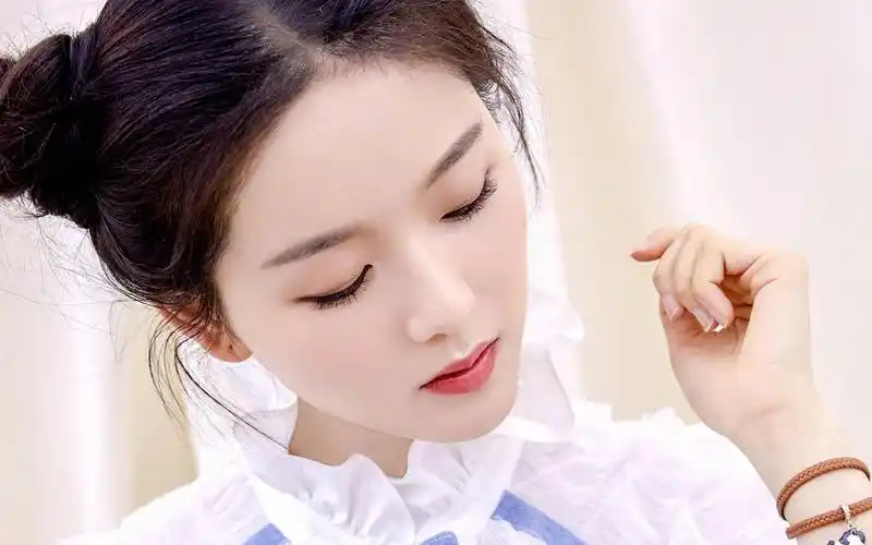 清纯少女张馨月元气可爱俏皮迷人写真