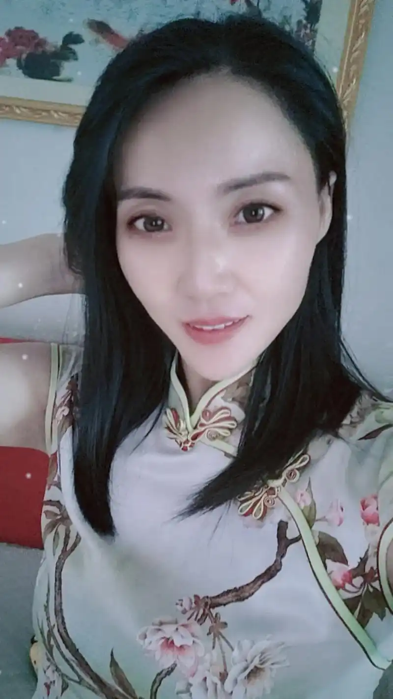 四十岁是女人人生的一道分水岭,也是一个女人成熟的花期.