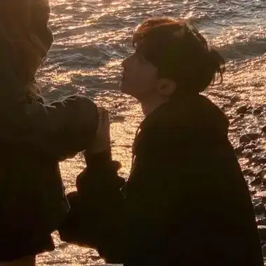 情侣头撩人超甜情头一人一半像