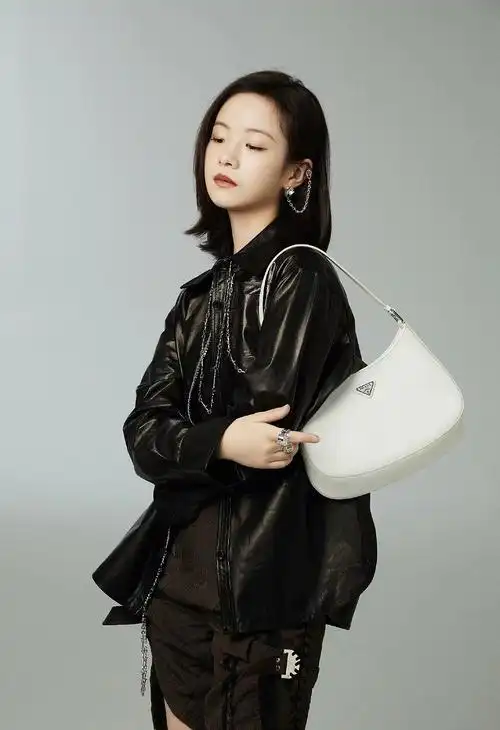 李庚希 x prada|摄影|人像摄影|易达cedar - 原创作品 - 站酷 (zcool)