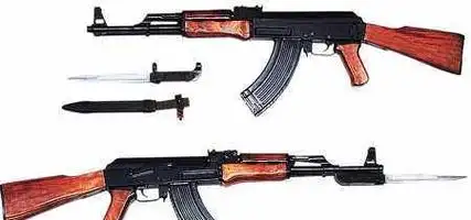 的军事片,有点失望;感人的情怀片,不能不点赞_手榴弹_式突击步枪_坦克