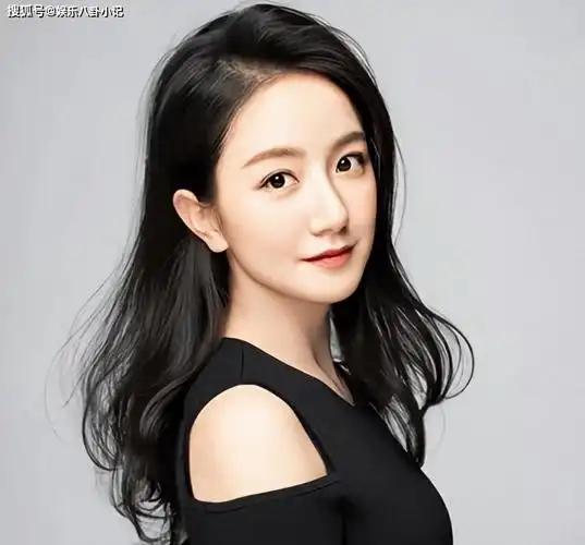 原创她是黄轩前女友为救患癌父亲当演员如今40岁点痣后认不出