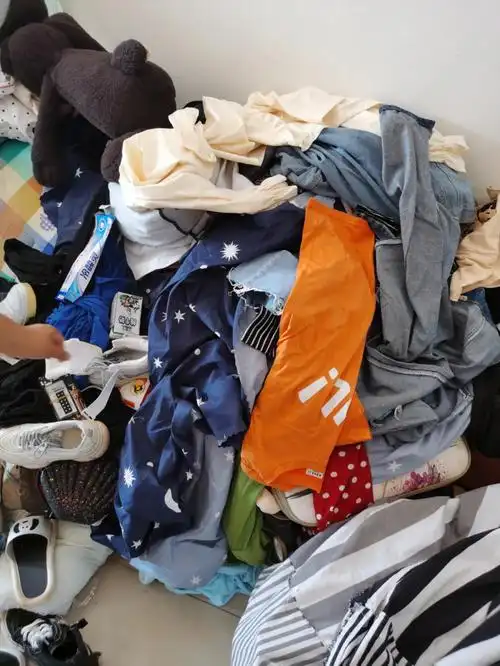 旧衣服回收的技巧到底有哪些(如何进行旧衣服回收) - 趣味头条