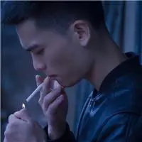 伤感头像男生抽烟高清图片伤感头像男生心碎抽烟