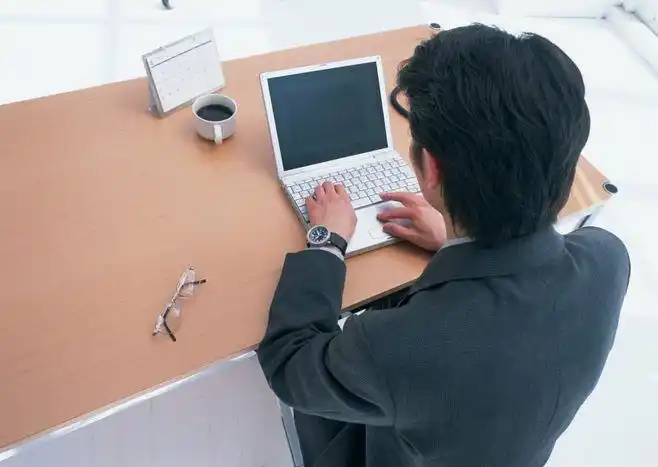 办公室工作图片