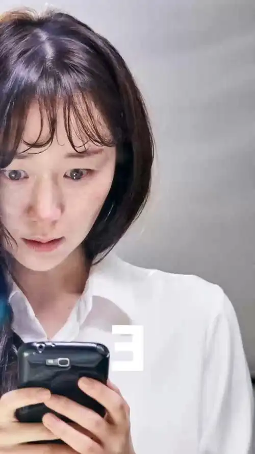 《记得我》:一个女孩被迷昏,神秘人多次拍下视频敲诈女孩#记得我#电影