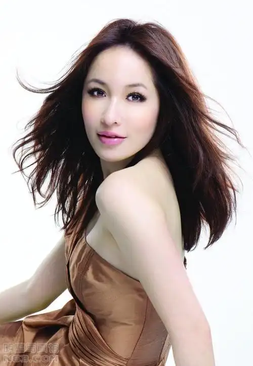 萧亚轩写真图片-自制1152x864壁纸.大图-明星写真馆n63.com