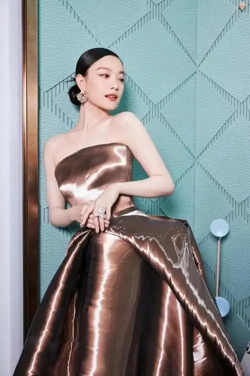 倪妮芭莎男士六月刊封面##倪妮2024六月六封