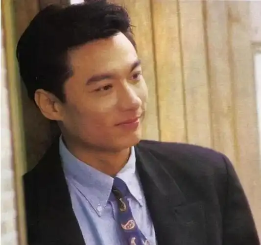 痛心!昔日香港第一美男,今沦落至商演谋生