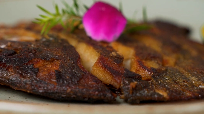 请表妹吃"吸血蝙蝠鱼",可遇不可求,出锅后就是一个字"嫩"