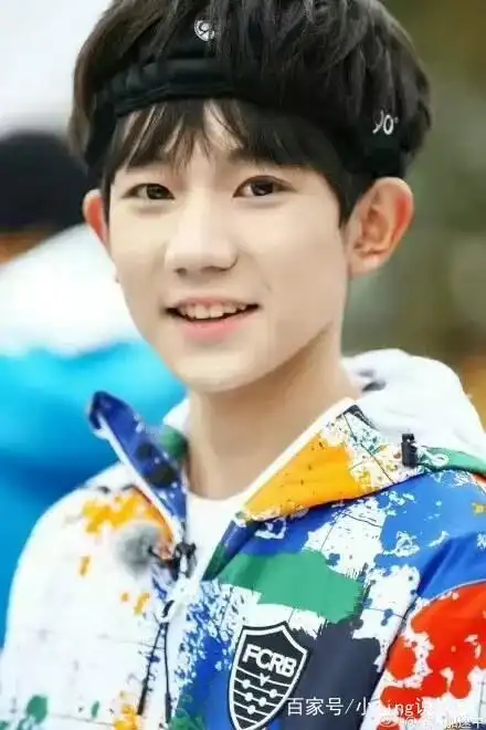 肉嘟嘟的13岁王源,你是不是没有见过!