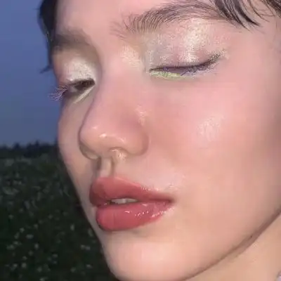 冷淡风头像女霸气高清好看的ins冷淡风头像个性女生图片