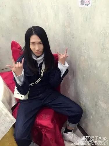 金璐璐的真名叫娄清,她是个专业模特.