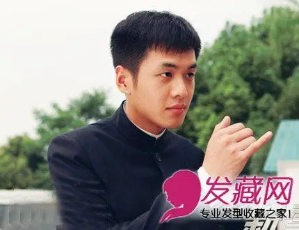 《新雪豹》男主张若昀短发 儒雅率真青春气质尽显(3)