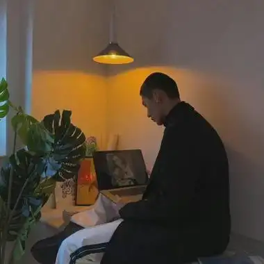 qq头像男生冷酷