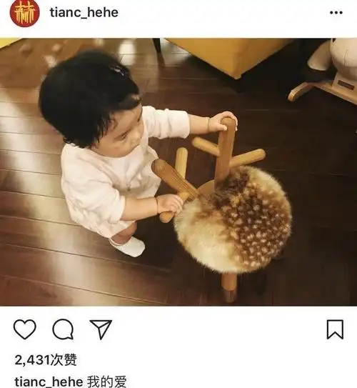 陈赫微博晒娃一众网友惊呼宝宝的背影好美迷的爸爸心都醉了