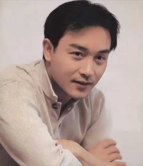 网红郭朝阳模仿张国荣翻车,对女粉丝骗财骗色,求饶聊天记录曝光