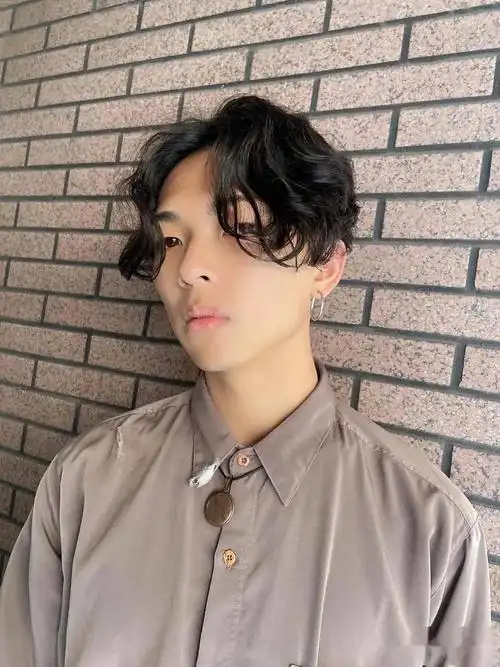 朝气短卷发,男生短发烫起来超级帅!_发型