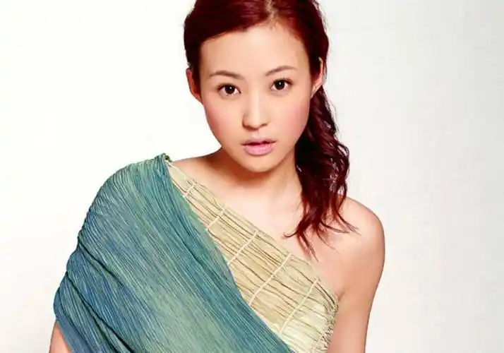 郝蕾作为演艺圈中少有的实力派女演员,9,郝蕾但是身材却让网友吐槽的