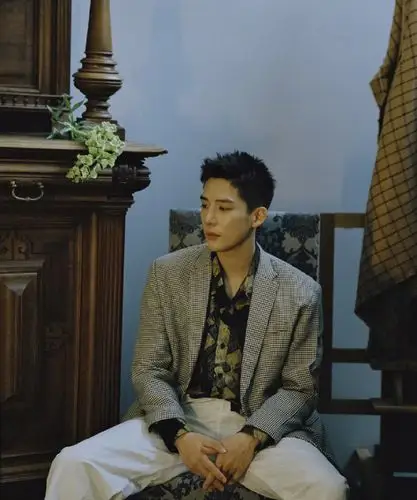 王安宇寸头造型酷帅写真大片